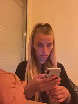 BrumeLove online show from June 2, 8:27 am
