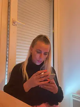 BrumeLove online show from June 4, 11:38 am