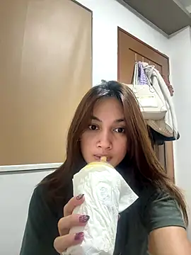 Snapshot of LanySylvia chatting on November 5, 5:13 pm LanySylvia online show from November 5, 5:13 pm