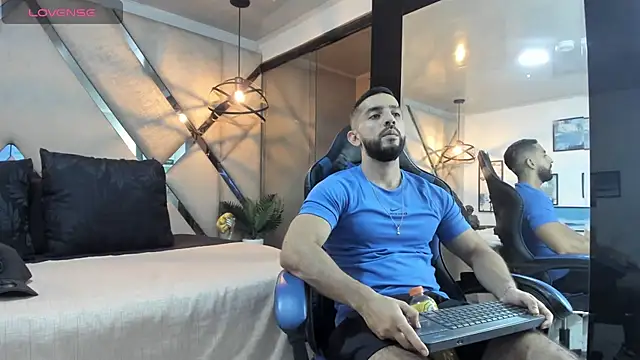 Yiyo10  online show from April 24, 4:26 am