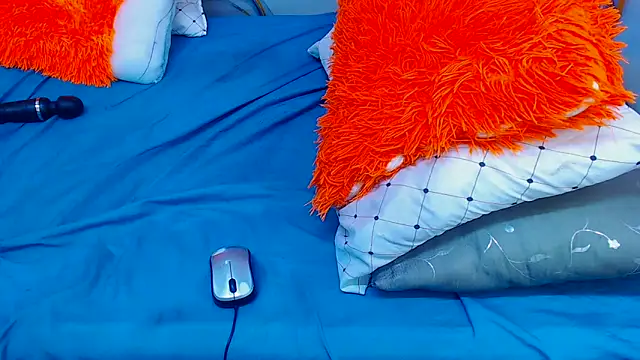 SEXYELLOWALICE online show from February 15, 2:19 am