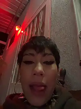 Snapshot of ZahaRose chatting on November 15, 4:21 am ZahaRose online show from November 15, 4:21 am