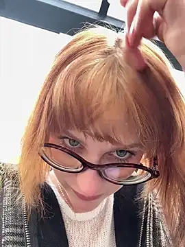 Snapshot of Only_April chatting on October 4, 1:20 pm Only April online show from October 4, 1:20 pm