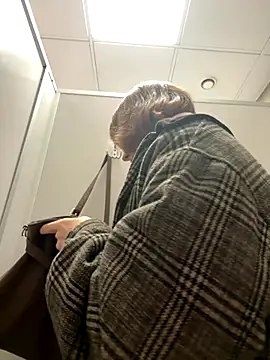 Snapshot of Only_April chatting on October 26, 9:04 am Only April online show from October 26, 9:04 am