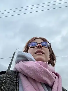 Snapshot of Only_April chatting on November 10, 11:20 am Only April online show from November 10, 11:20 am