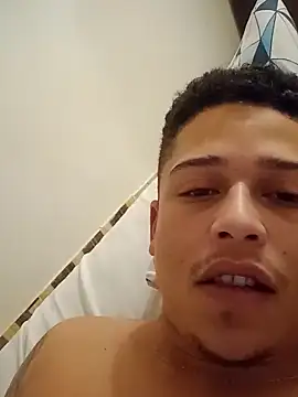 Snapshot of Duartte33 chatting on September 17, 8:54 pm Duartte33 online show from September 17, 8:54 pm