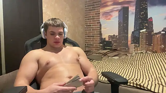 MusclePhantom online show from November 20, 10:20 pm