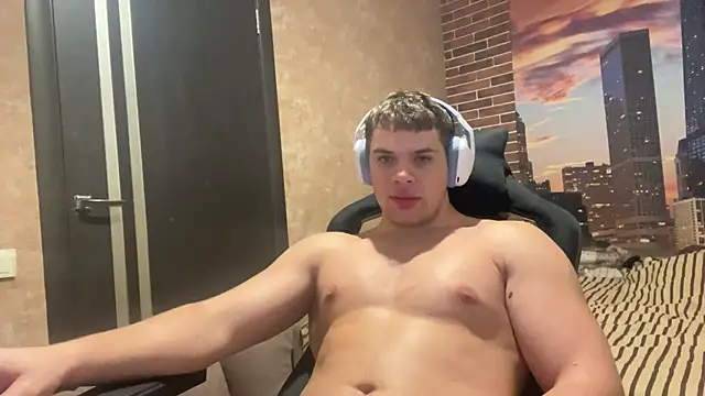 MusclePhantom online show from December 15, 9:52 pm