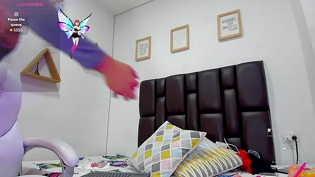 Snapshot of miiarod chatting on October 22, 7:46 pm miiarod online show from October 22, 7:46 pm