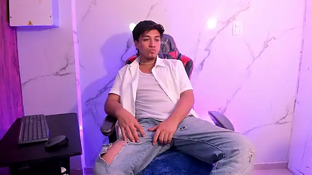 juanmechanic  online show from December 16, 5:23 am