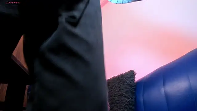 juanmechanic  online show from February 11, 7:02 am