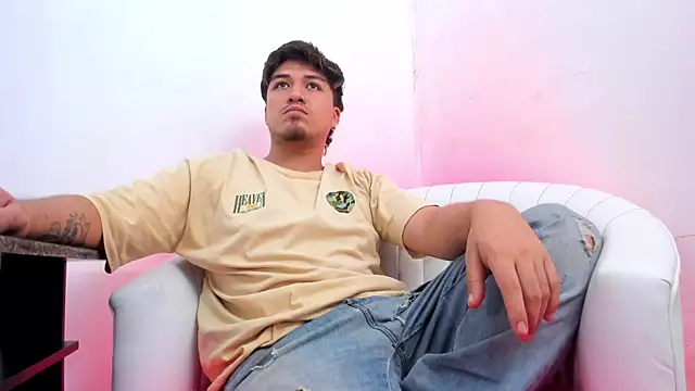Snapshot of juanmechanic_ chatting on June 18, 3:16 pm juanmechanic online show from June 18, 3:16 pm