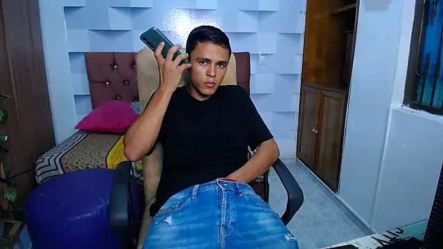 Snapshot of angelss_666 chatting on December 19, 3:24 am angelss 666 online show from December 19, 3:24 am