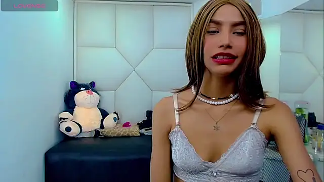 TifannyHott online show from October 26, 8:15 pm