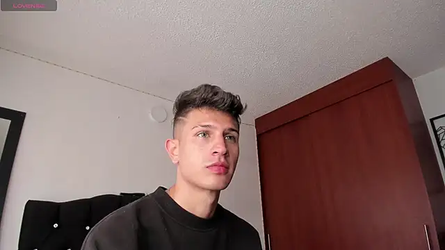 Snapshot of kevin_ahss chatting on September 9, 5:34 pm kevin ahss online show from September 9, 5:34 pm