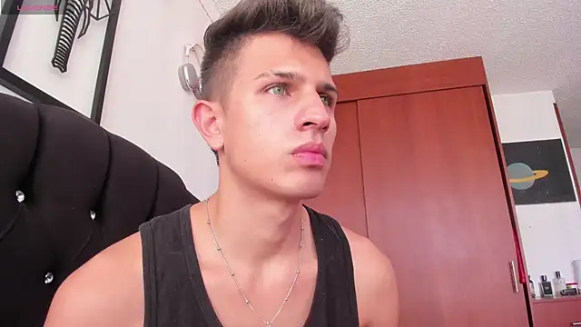 Snapshot of kevin_ahss chatting on November 14, 7:23 pm kevin ahss online show from November 14, 7:23 pm