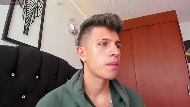 Snapshot of kevin_ahss chatting on November 26, 4:30 pm kevin ahss online show from November 26, 4:30 pm