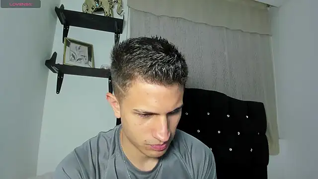 Snapshot of kevin_ahss chatting on May 29, 11:47 pm kevin ahss online show from May 29, 11:47 pm
