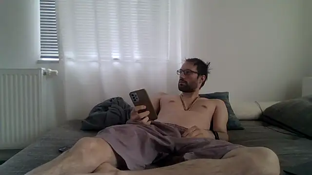 Snapshot of XLBarehengst chatting on May 3, 6:52 am XLBarehengst online show from May 3, 6:52 am