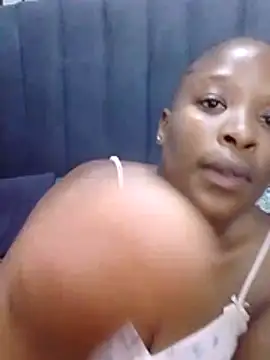 Snapshot of MrsMxx25 chatting on October 9, 10:57 am MrsMxx25 online show from October 9, 10:57 am