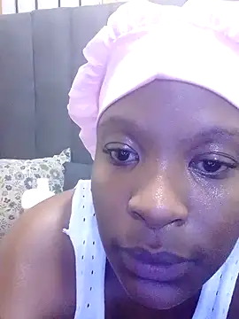 Snapshot of MrsMxx25 chatting on October 20, 3:23 pm MrsMxx25 online show from October 20, 3:23 pm