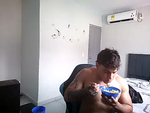 latin party007 online show from April 6, 7:04 pm