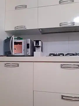 singolo discreto online show from February 22, 8:35 am