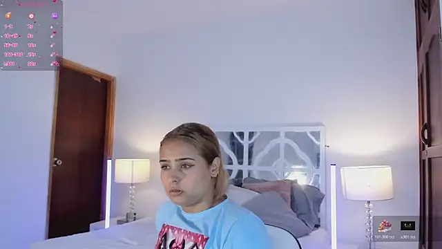 MikaelaStone online show from December 15, 11:36 am