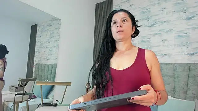 ShanelEvans online show from January 12, 2:55 pm