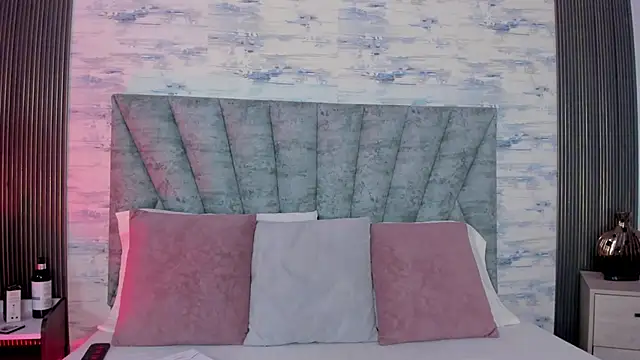 ShanelEvans online show from April 10, 7:07 pm