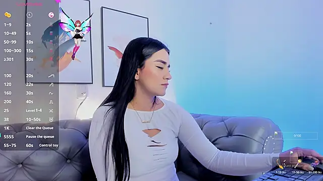 Snapshot of Dina_haddad chatting on November 6, 10:21 pm Dina haddad online show from November 6, 10:21 pm