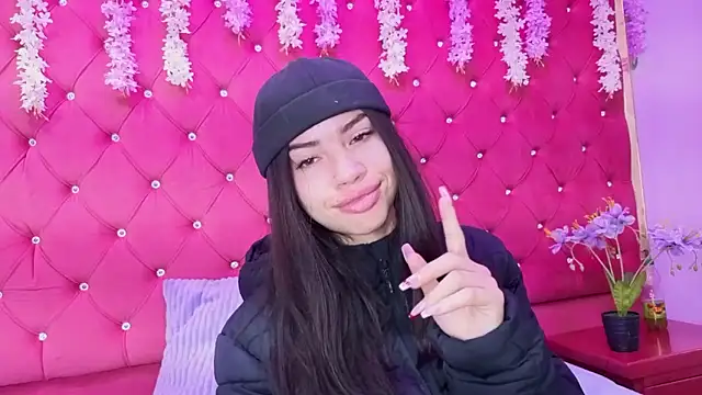 Nanis James online show from January 11, 3:22 am