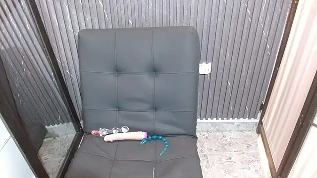 Snapshot of Thalia_220 chatting on December 19, 12:45 pm Thalia 220 online show from December 19, 12:45 pm