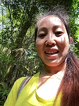 Huong-Ly online show from October 30, 1:29 am