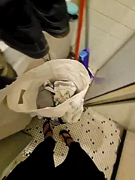 Stingles online show from April 3, 9:57 pm