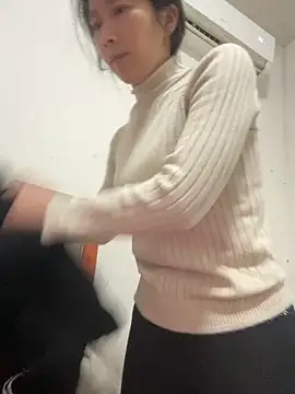 crhong666 online show from March 9, 12:36 am