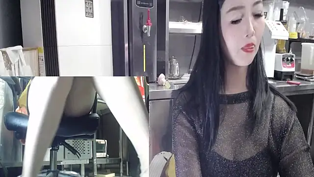 Snapshot of Eileen-L chatting on November 13, 2:38 pm Eileen-L online show from November 13, 2:38 pm