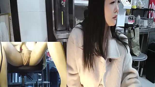 Snapshot of Eileen-L chatting on November 25, 2:50 pm Eileen-L online show from November 25, 2:50 pm