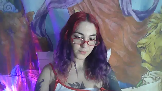 Snapshot of peetitefairy chatting on January 6, 3:43 am peetitefairy online show from January 6, 3:43 am