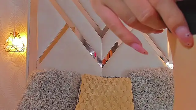 Snapshot of anni_honeyriveras chatting on September 24, 7:06 pm anni honeyriveras online show from September 24, 7:06 pm