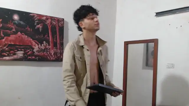 alice julls online show from October 26, 8:59 pm