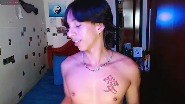 DannyPhantom555 online show from February 15, 7:43 pm