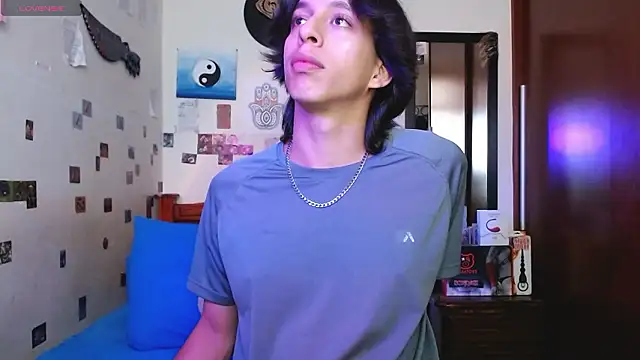 DannyPhantom555 online show from March 26, 9:09 pm