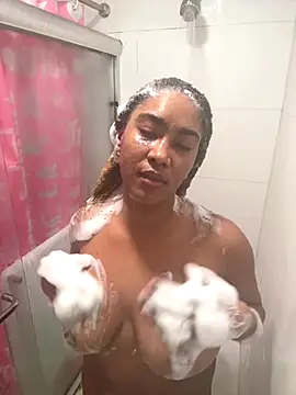 LuckyKhloe online show from September 21, 1:24 pm