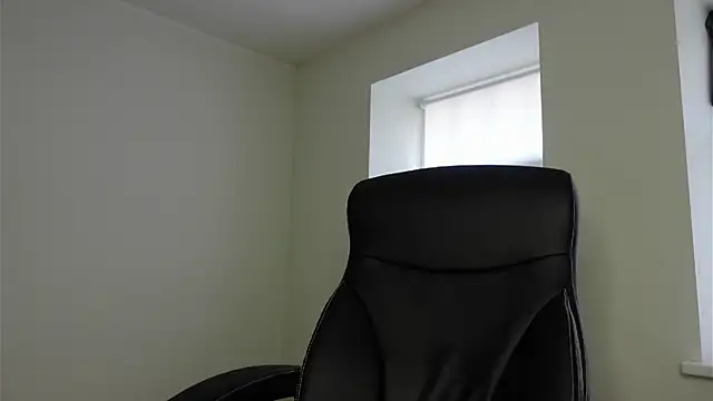 Laura Chaplin online show from March 22, 6:28 am