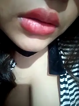 Hott Muskan online show from March 14, 7:30 pm