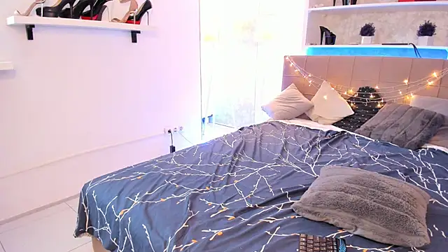Snapshot of IsabelKiss chatting on July 12, 6:26 am IsabelKiss online show from July 12, 6:26 am