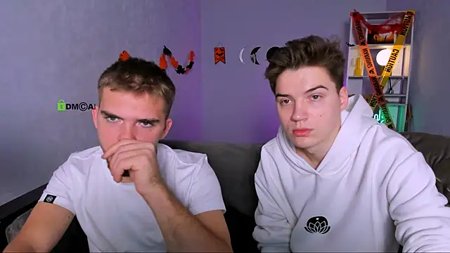 aron black  online show from October 25, 7:30 pm