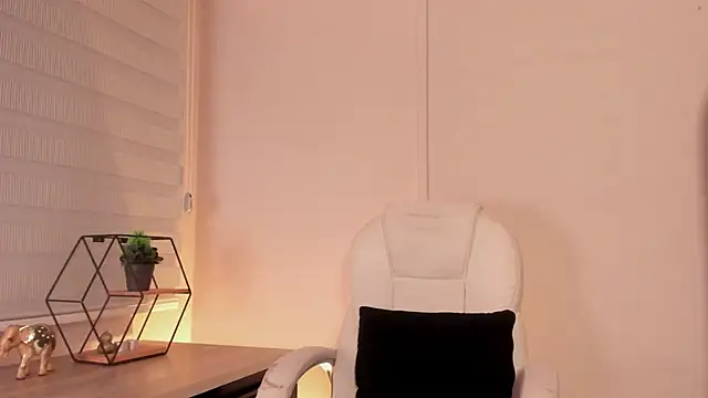 Emma  clark  online show from March 23, 12:42 pm