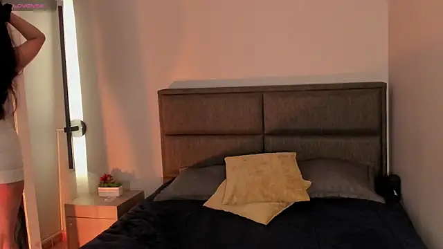 Emma  clark  online show from April 14, 12:22 pm